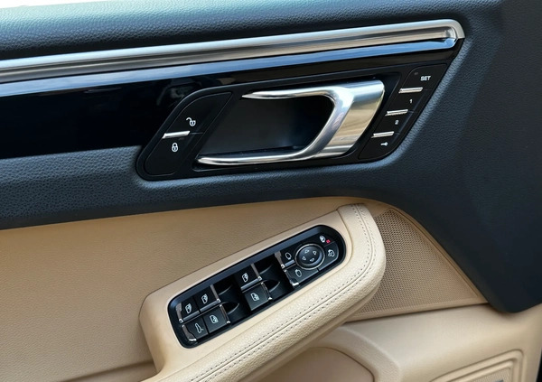 Porsche Macan cena 165800 przebieg: 63434, rok produkcji 2018 z Gąbin małe 631